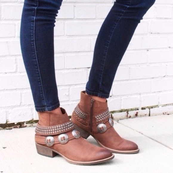 NIB Harness Western Distressed Canvas Booties - Picture 4 of 8